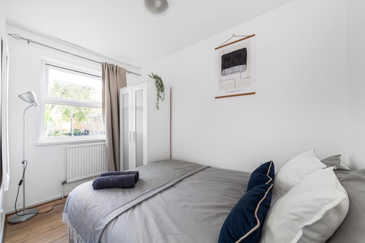 Arte Stays - 3-Bedroom Bright House London, Haggerston, Garden, Parking, 8 Min Walk To Haggerston Station, Weekly Or Monthly Stays, Serviced Accommodation - 7 Guests Buitenkant foto